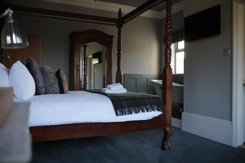 Hotel Worplesdon Place Guildford