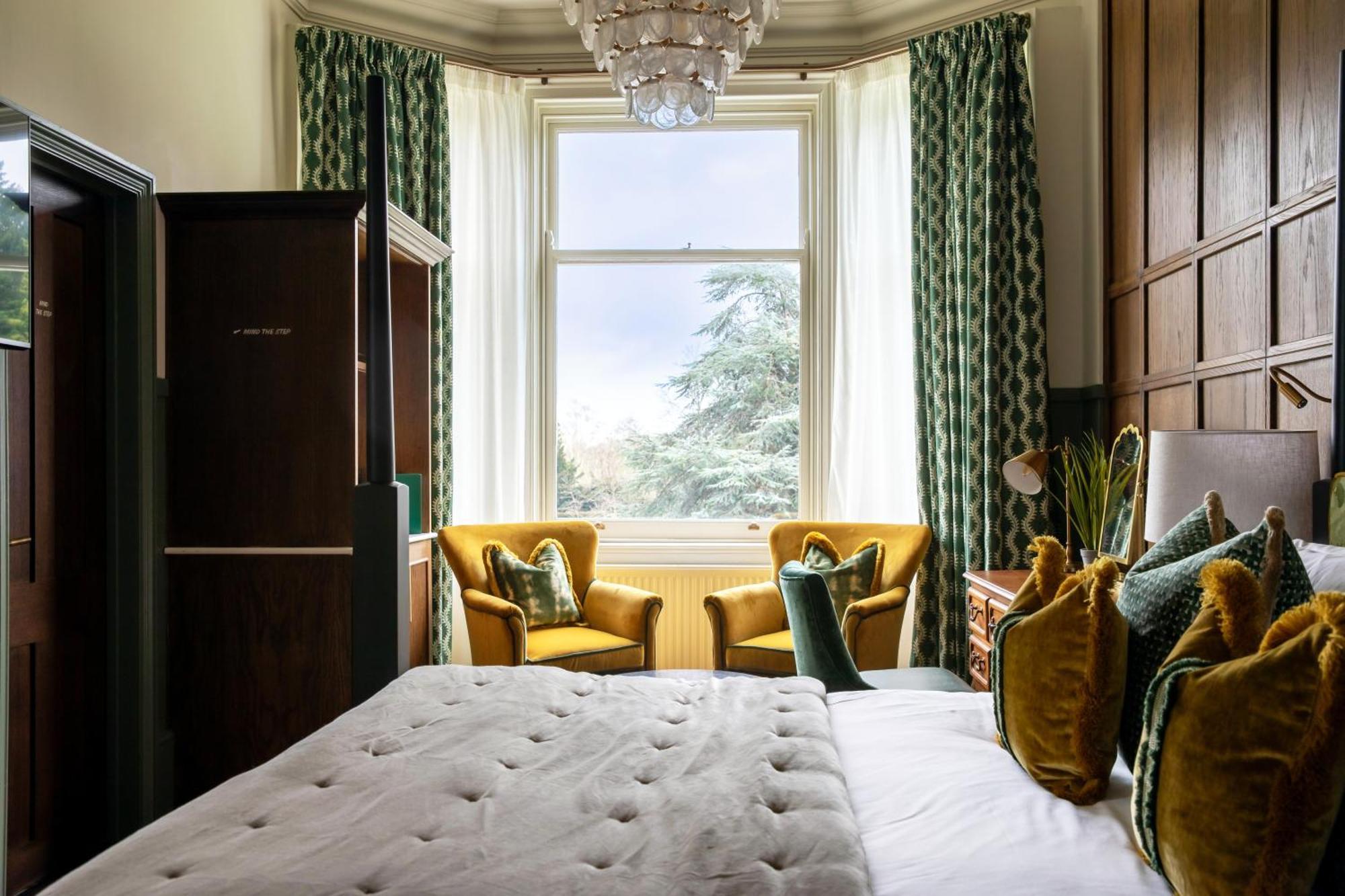 Worplesdon Place 3*