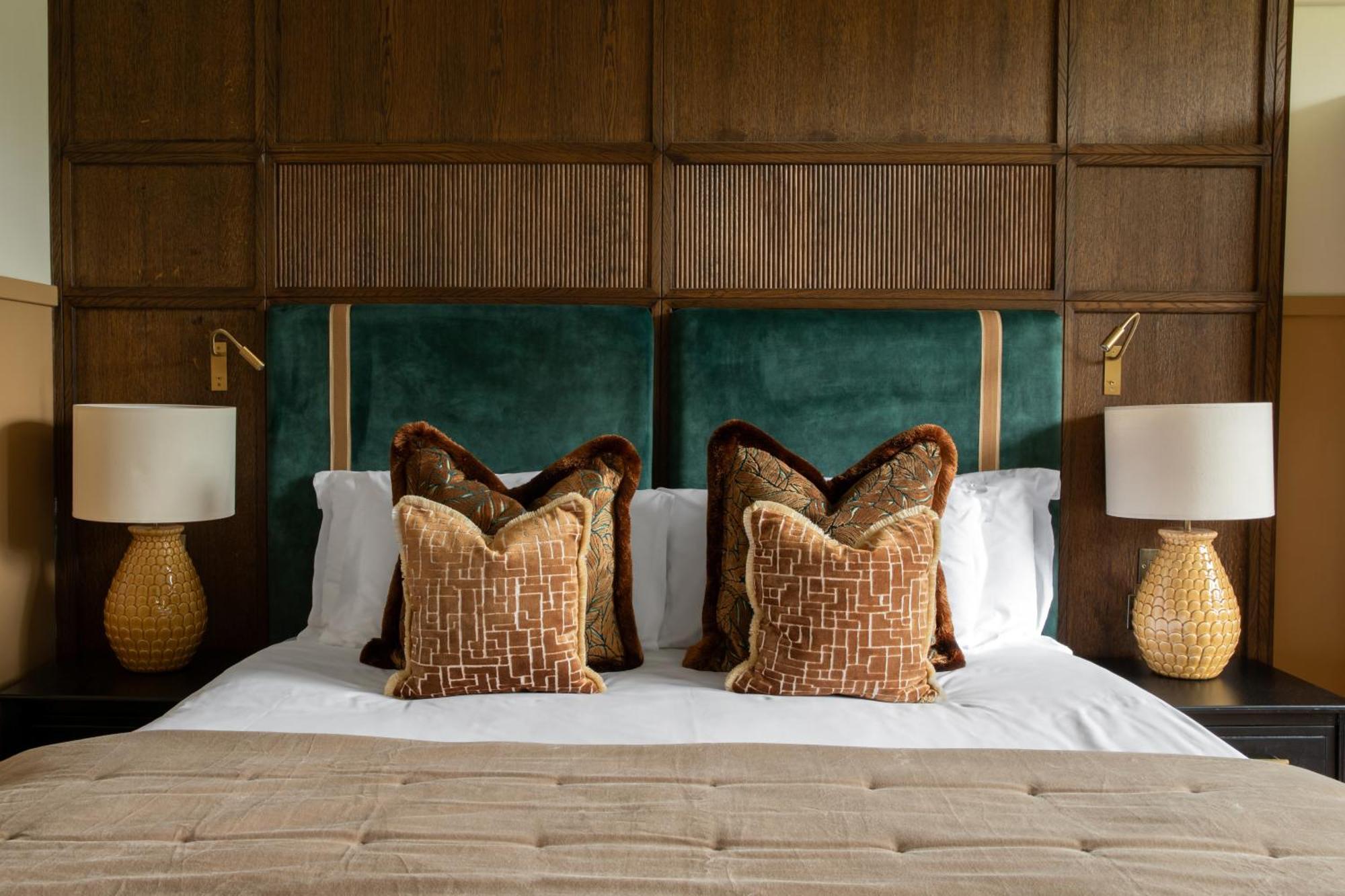 Hotel Worplesdon Place Guildford