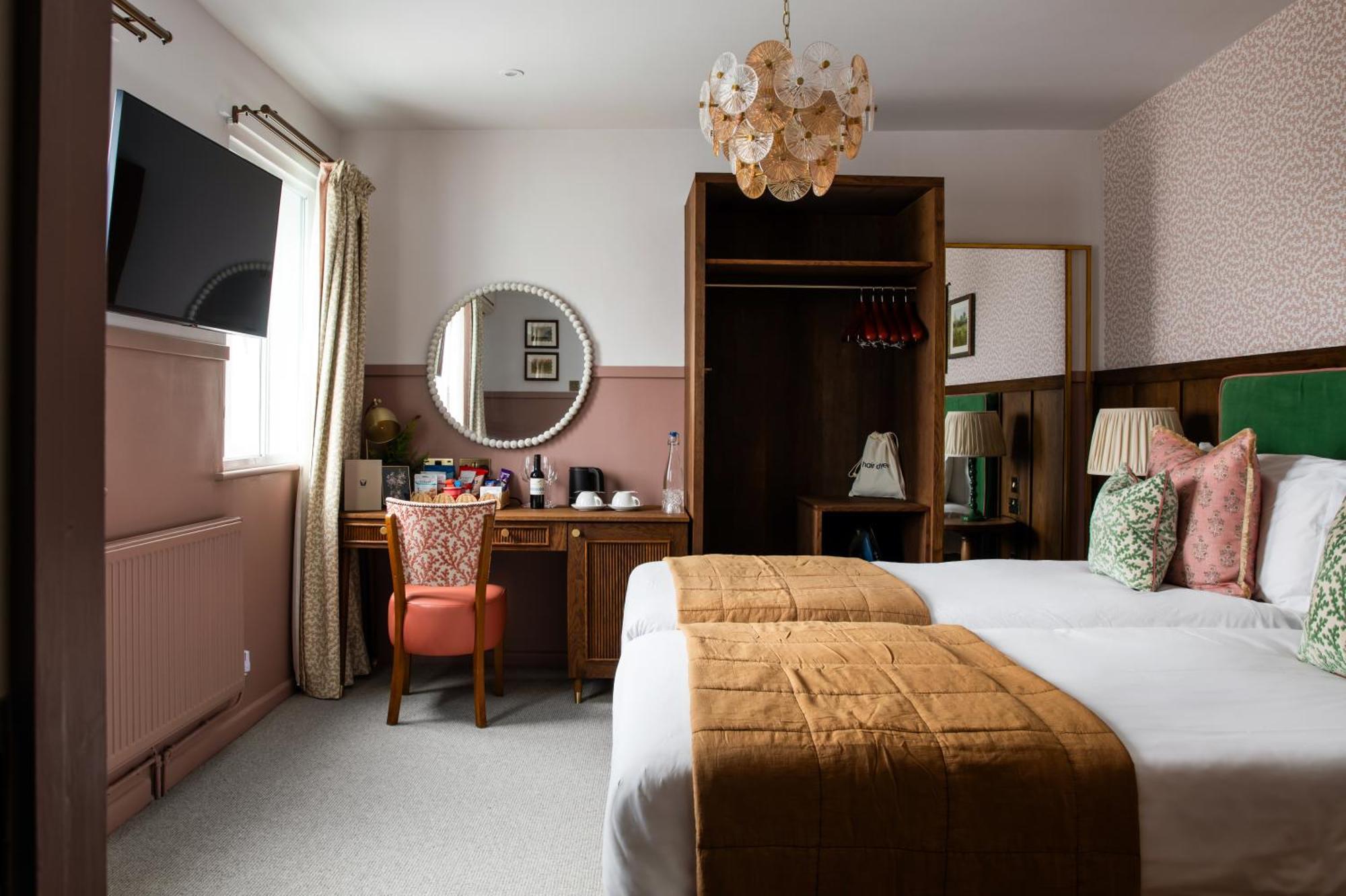 Worplesdon Place 3*