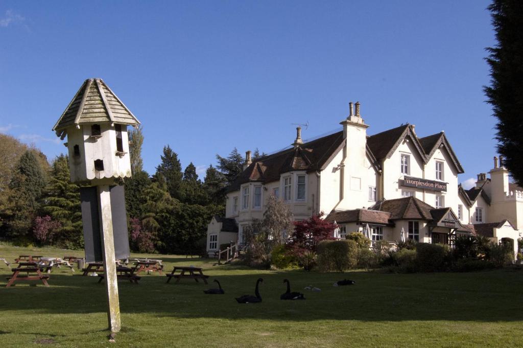 Worplesdon Place Hotel 3*