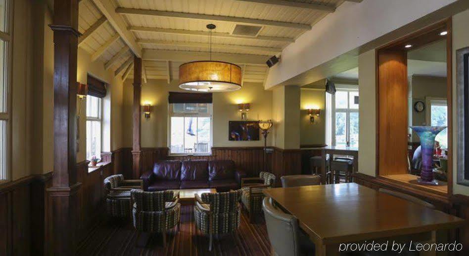 Hotel Worplesdon Place Guildford