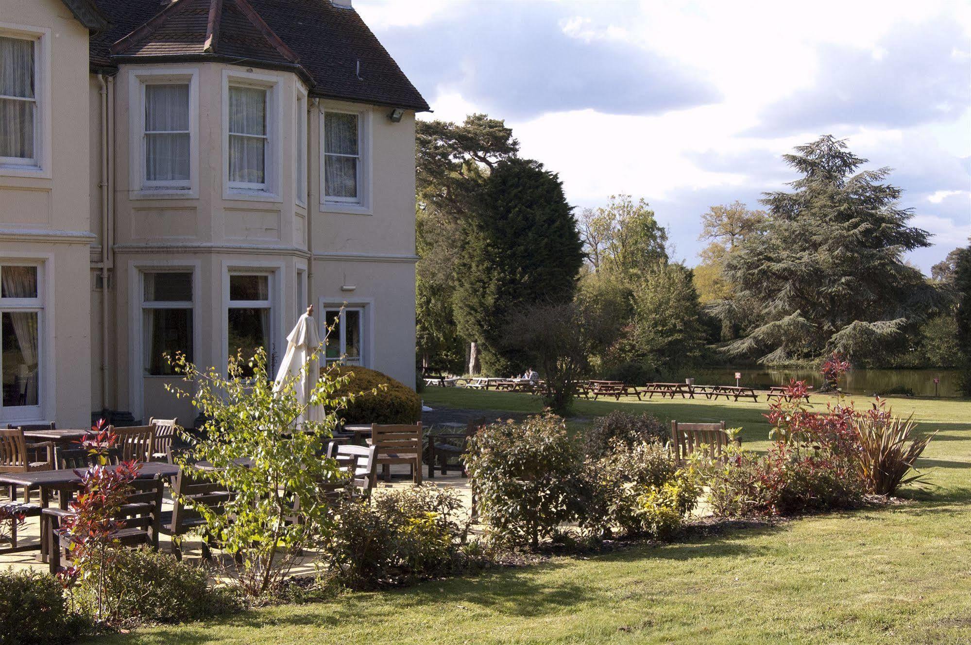 Hotel Worplesdon Place Guildford